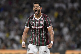Hulk garante virada do Fluminense; Marcão é oficializado