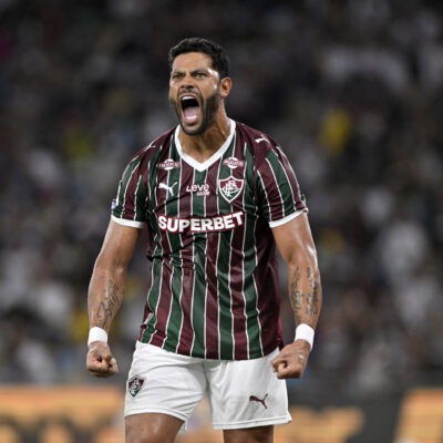 Hulk garante virada do Fluminense; Marcão é oficializado