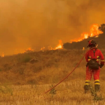 Incêndios atingem Washington, forçam evacuações e deixam Spokane sem luz