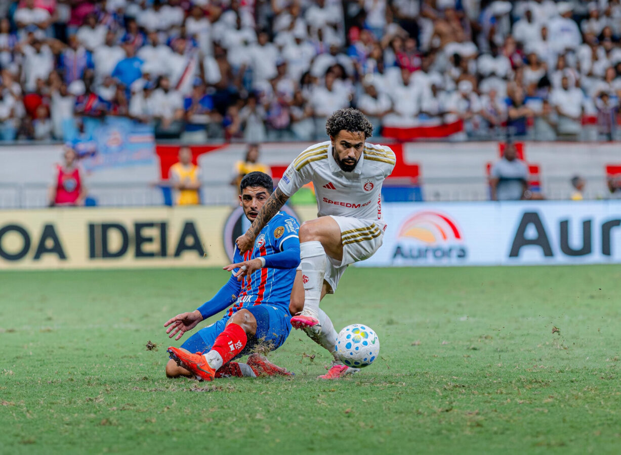 Inter perde para o Bahia por 3 a 2, entra no Z-4 e soma 9 jogos sem vitória