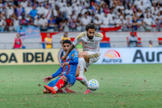Inter perde para o Bahia por 3 a 2, entra no Z-4 e soma 9 jogos sem vitória