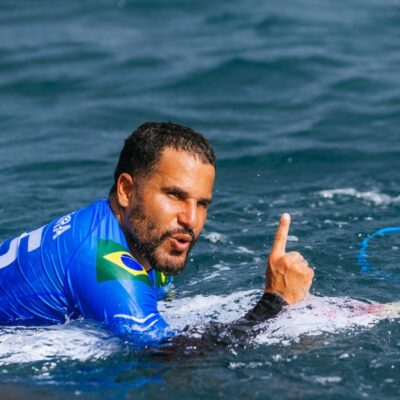 Italo Ferreira lidera ranking da WSL após Teahupoo, mas pede cautela