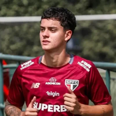 Lucca capota veículo e vai ao hospital com ferimento no maxilar