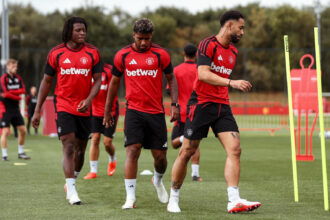 Manchester United estreia contra Hull: onde assistir e escalações