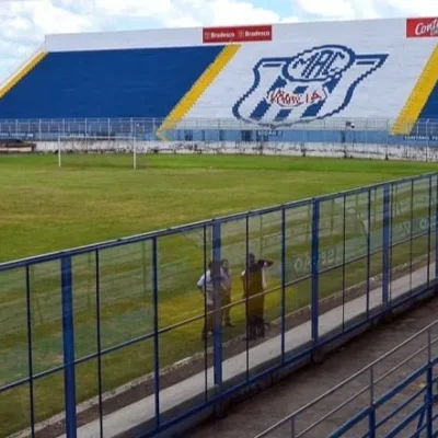 Marília reforma gramado do Abreuzão antes do duelo com o Bandeirante