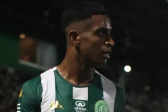 Max Alves segue na UTI; Chapecoense decide sobre transferência