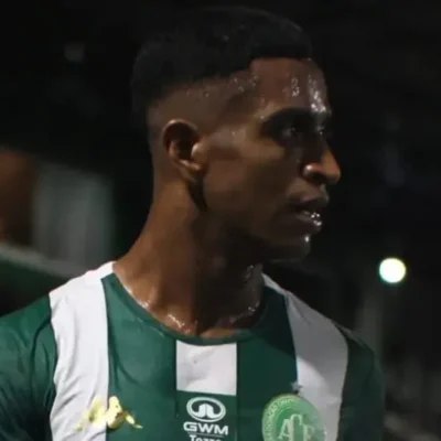Max Alves segue na UTI; Chapecoense decide sobre transferência