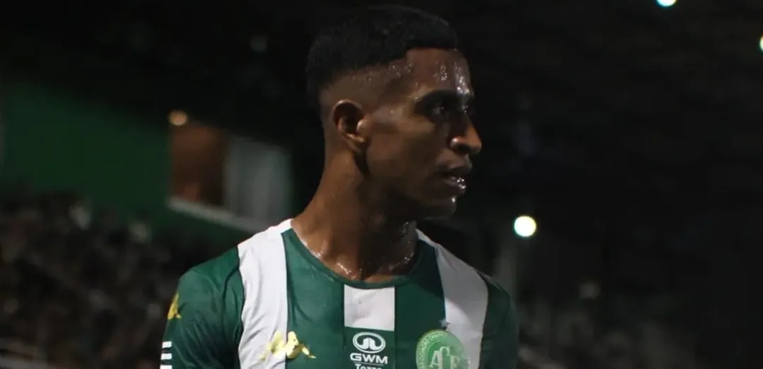 Max Alves segue na UTI; Chapecoense decide sobre transferência