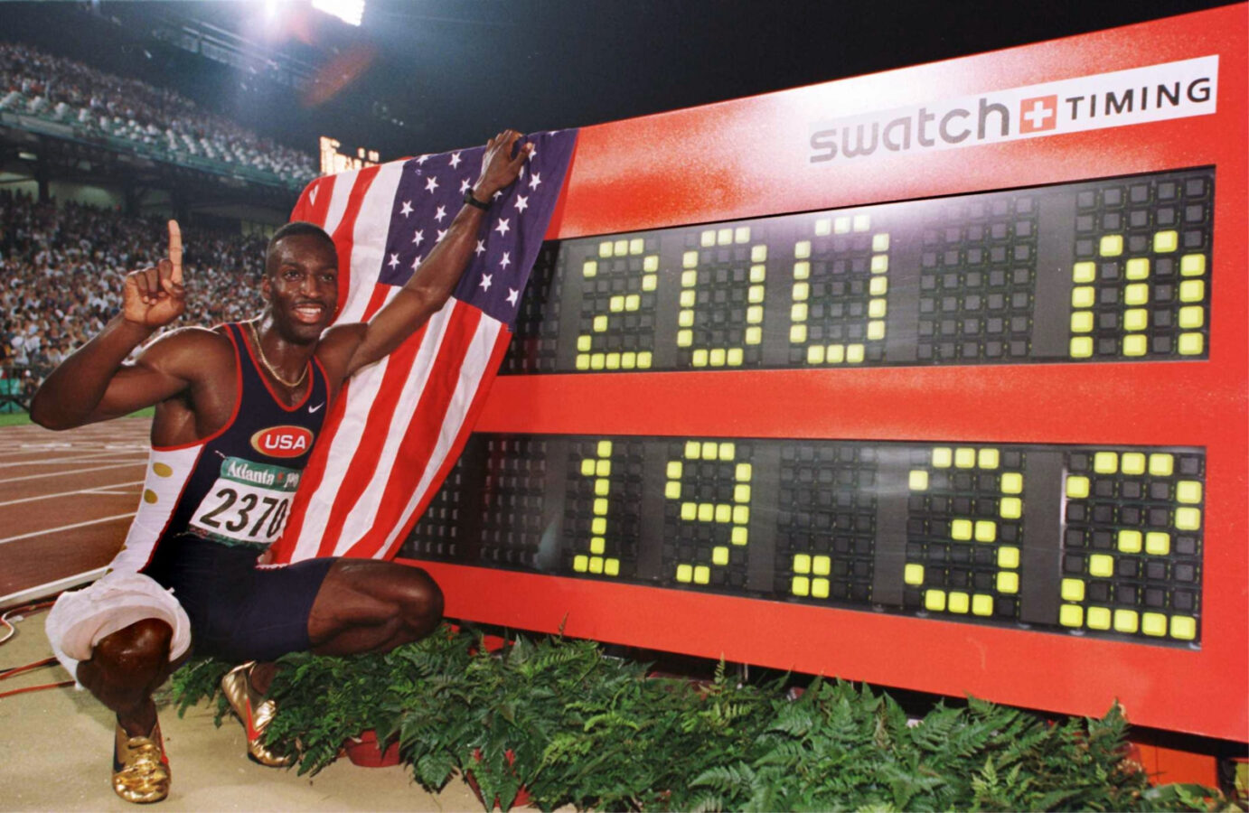 Michael Johnson acusado de desviar US$500 mil; evento é cancelado