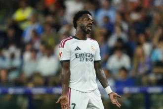 Mourinho denuncia 'bullying' contra Vinícius após agressões do Espanyol