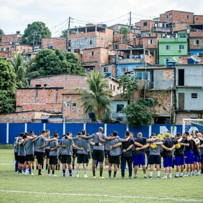 Nacional-AM abre treino para torcida antes das quartas contra o ABC