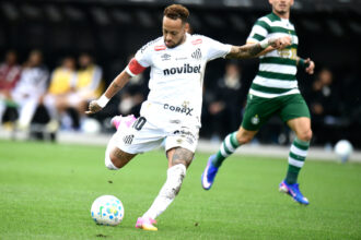 Neymar garante: gramado da Neo Química Arena não é sintético