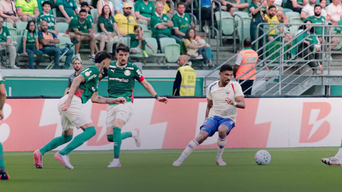Palmeiras goleia Fortaleza e garante vaga nas quartas