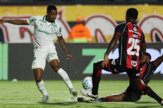 Palmeiras goleia o Fortaleza por 3 a 0 e encaminha vaga nas quartas