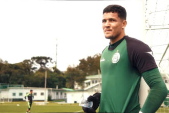 Pedro Rangel retoma treinos no Coritiba três semanas após cirurgia