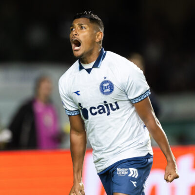 Pedro Rocha mira 'lei do ex' contra o Remo e lidera o ataque do Coxa