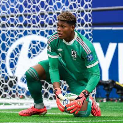PSG abandona negociação por Zion Suzuki; Aston Villa mira o goleiro