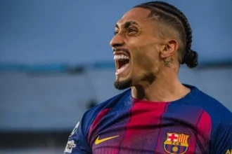 Raphinha brilha e decide: marca duas vezes, assiste em goleada do Barça