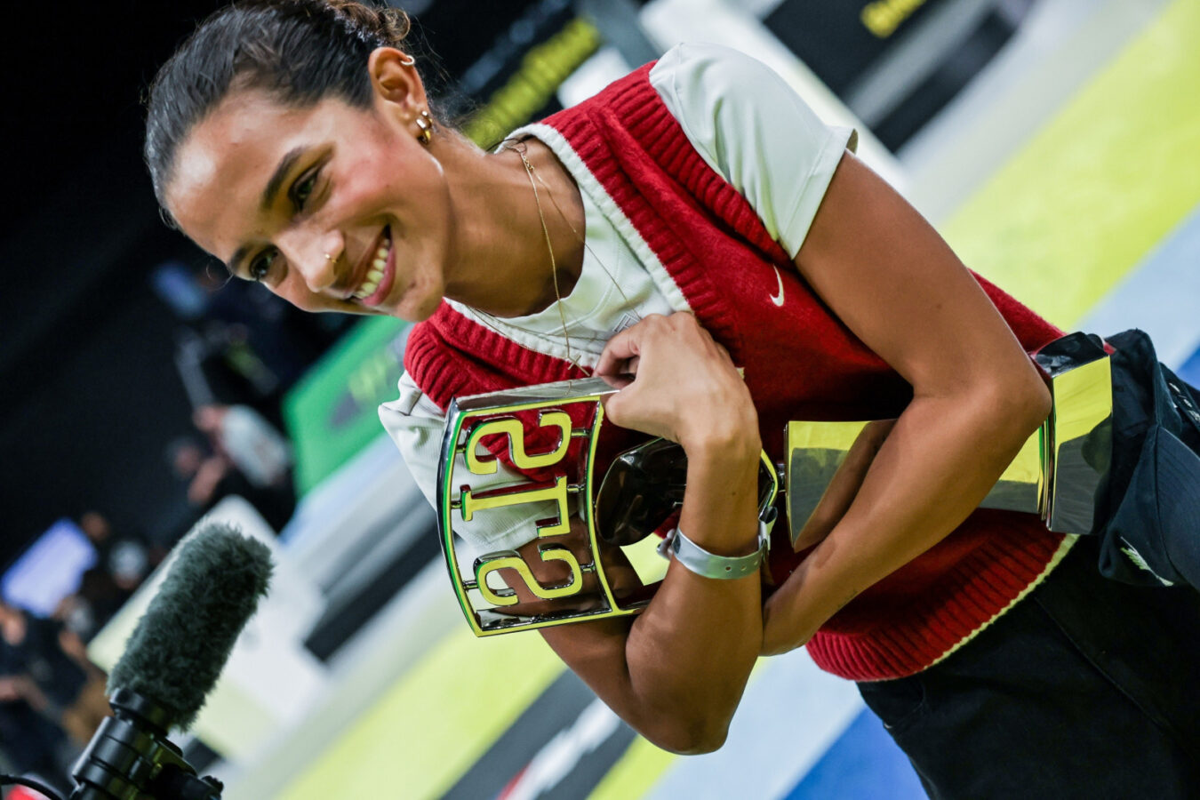 Rayssa Leal vence SLS Rio após queda, diz ter feito terapia e injeção