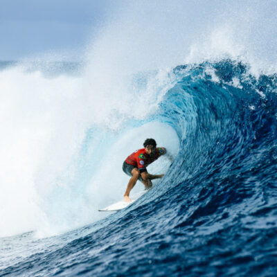 Samuel Pupo é eliminado em Teahupoo; WSL interrompe evento durante bateria de Yago Dora