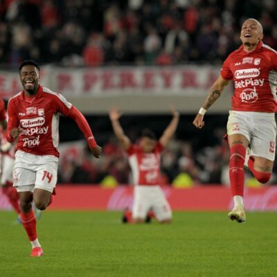 Santa Fe avança e enfrenta o Vasco com Rodallega, 41, artilheiro
