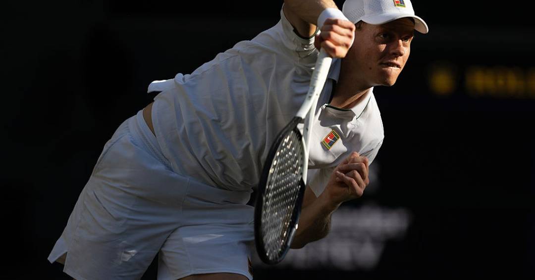Sinner desiste do US Open após lesão no joelho direito
