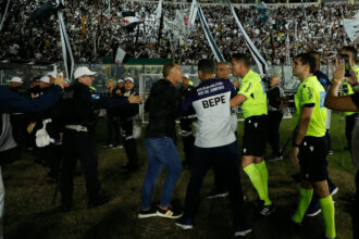 STJD denuncia Vasco e cinco por tumulto com arbitragem na Copa do Brasil