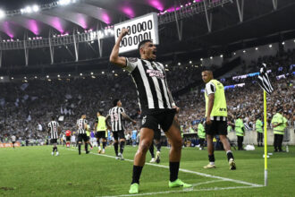Tiquinho Soares: 16 de 25 jornalistas o consideram ídolo do Botafogo
