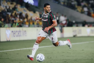 Torcida do Fluminense vaiou Hulk após atuação apática na Libertadores