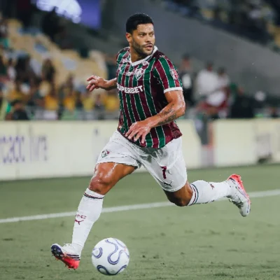 Torcida do Fluminense vaiou Hulk após atuação apática na Libertadores