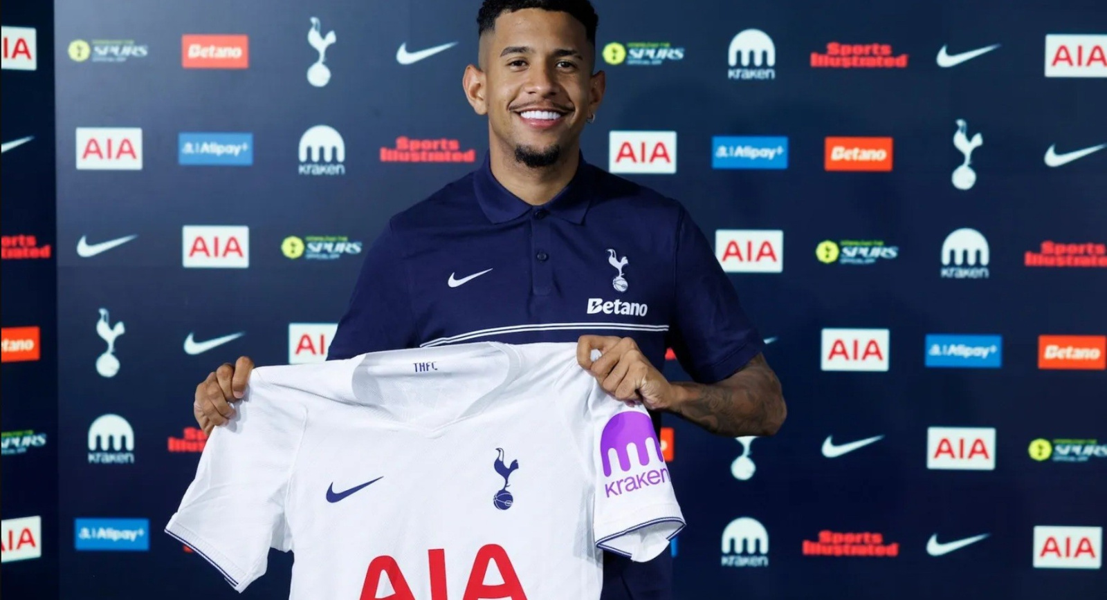 Tottenham contrata Savinho por cerca de €100 milhões