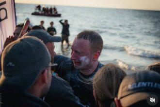 Ultramaratonista polonês completa travessia do Mar Báltico em 55h