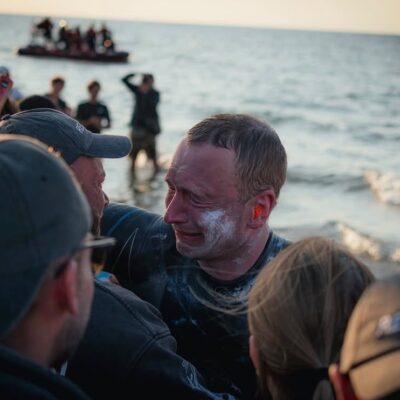 Ultramaratonista polonês completa travessia do Mar Báltico em 55h