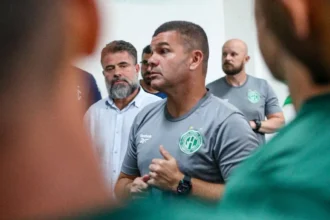 Umberto Louzer assume o Guarani e cobra união para vencer o Brusque