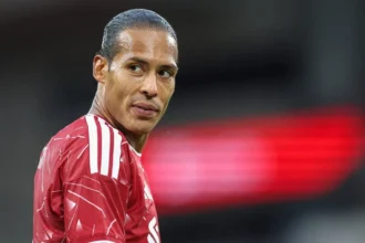 Van Dijk pressiona Liverpool a segurar Gakpo diante de investida do City