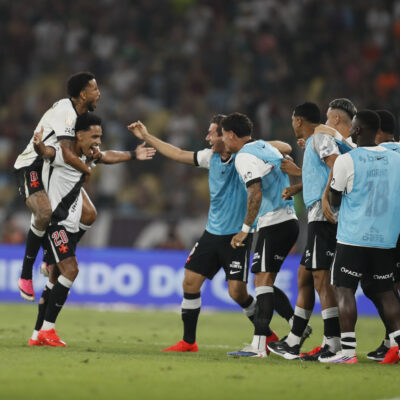 Vasco domina no Maracanã, bate Fluminense 3 a 1 e vai às quartas