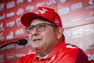 Vila segura empate e Guto enaltece evolução defensiva
