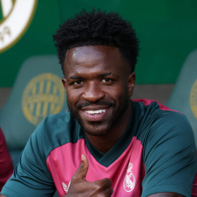 Vini Jr assume comando de jogos e gols ao começar 9ª temporada