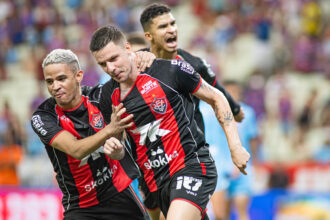 Vitória busca reação contra o Atlético-MG com Cacá confirmado
