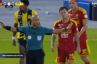 Wilton Sampaio volta a apitar na Arábia e anula gol com VAR