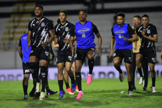 Zanardi elimina treinos em campo e leva Ponte para jogo contra Vila Nova