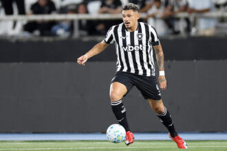 Acerte os 25 clubes que Tiquinho Soares já marcou pelo Botafogo