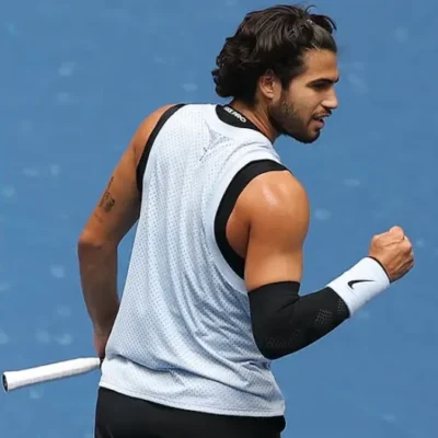 Alcaraz vence Tommy Paul em sets diretos e vai às quartas do US Open