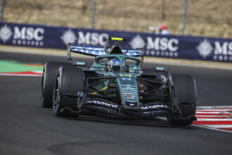 Alonso assina renovação com Aston Martin e seguirá na F1 em 2027