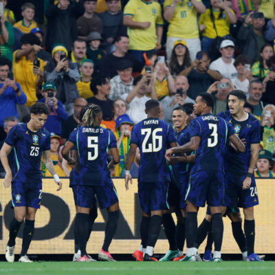 Ancelotti admite alternar 4-3-3 e 4-2-4 após vitória do Brasil