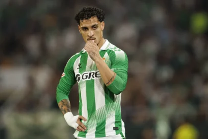 Antony diz que jogou com pubalgia e tomava remédios para entrar em campo