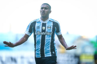 Avaí mira Rildo: atacante ex-Santa Clara já está em Florianópolis