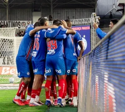 Bahia vira e supera Red Bull Bragantino por 3 a 2 e alcança 10 jogos