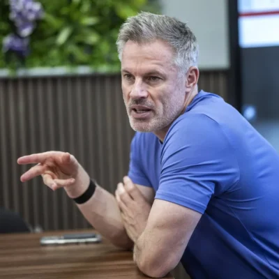 Carragher detona Kerkez e culpa laterais pelo início ruim do Liverpool