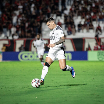 Ceará perde por 2 a 1 para Atlético-GO mesmo com expulsão do rival